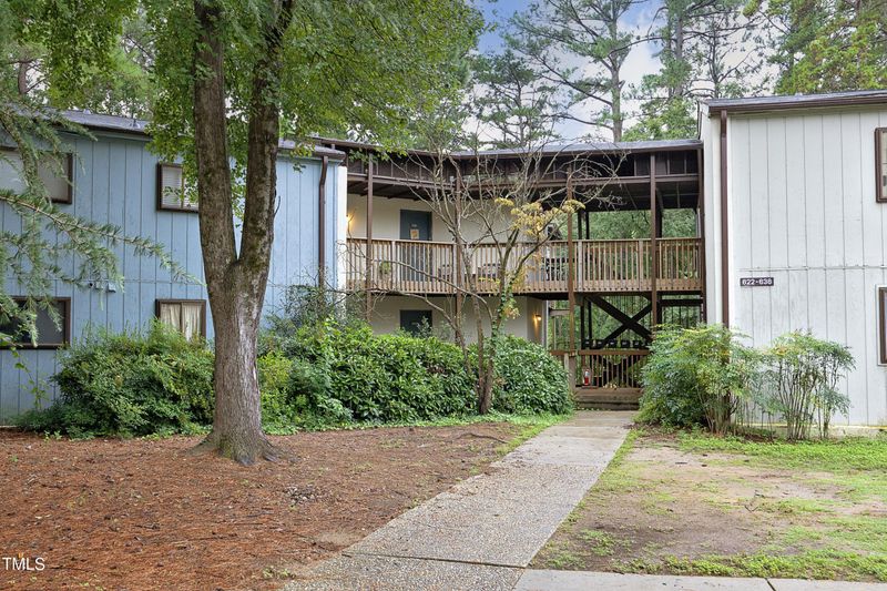 630 Pine Ridge Pl, Raleigh, NC 27609