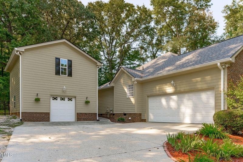 6300 Downholme Ct, Raleigh, NC 27603