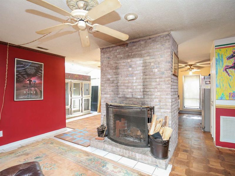 6300 Oak Brook Cir, Raleigh, NC 27609