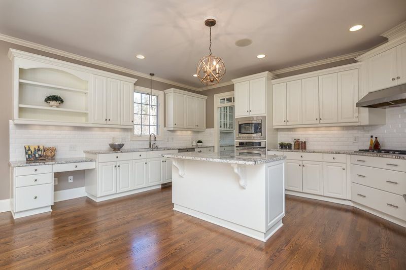 6301 Battleford Dr, Raleigh, NC 27612