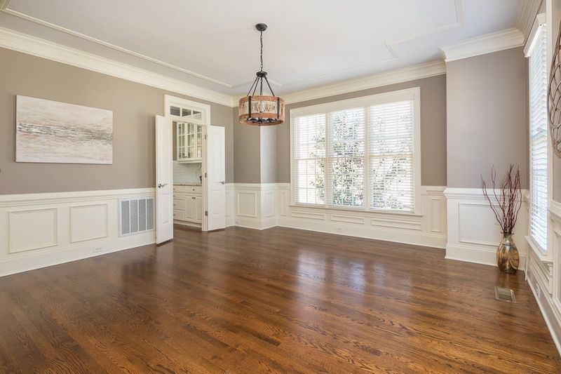 6301 Battleford Dr, Raleigh, NC 27612