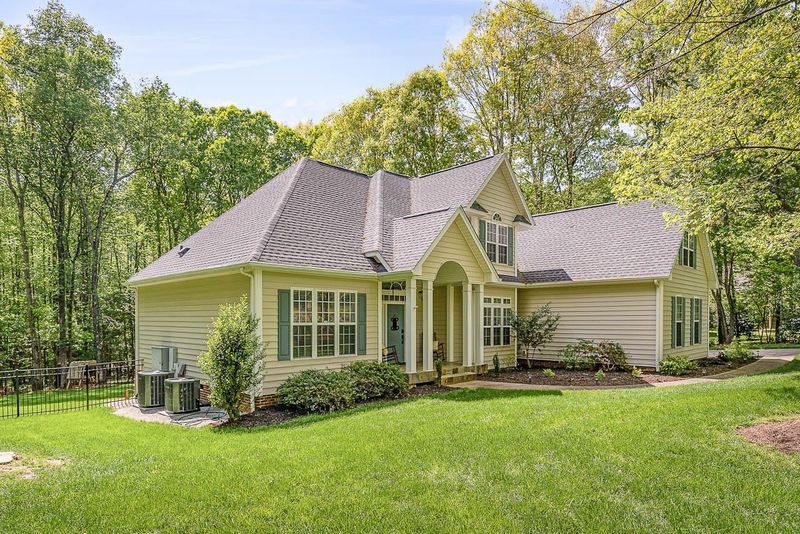 6301 Hilbert Ridge Dr, Holly Springs, NC 27540