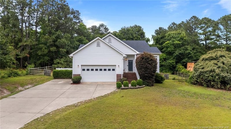 6301 Mockingbird Ln, Sanford, NC 27332