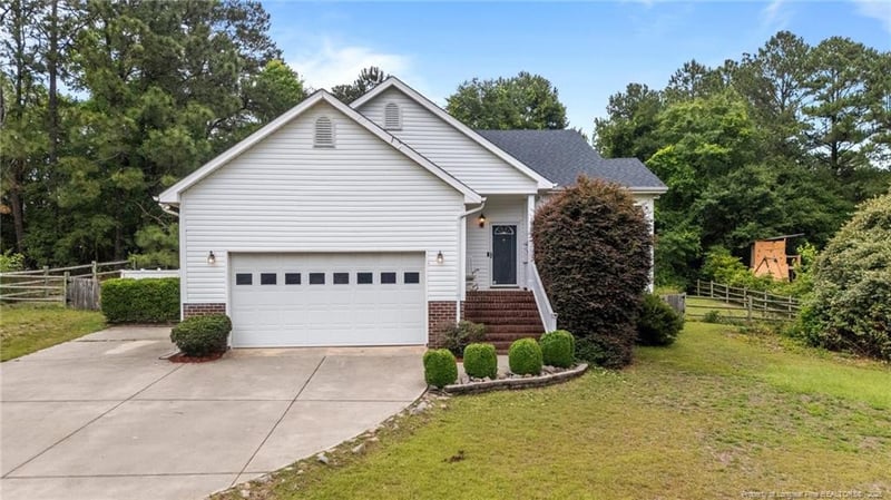 6301 Mockingbird Ln, Sanford, NC 27332