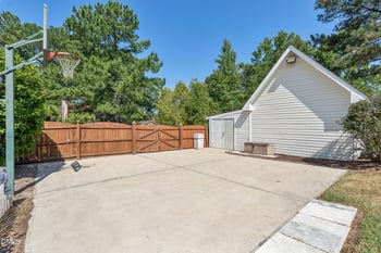 6301 Willowlawn Dr, Wake Forest, NC 27587