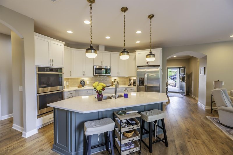 6303 Chantry Ct, Durham, NC 27703