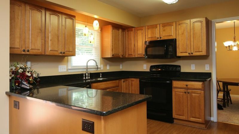 6304 Cape Charles Dr, Raleigh, NC 27617