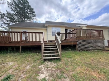 6304 Firefly St, Fayetteville, NC 28306