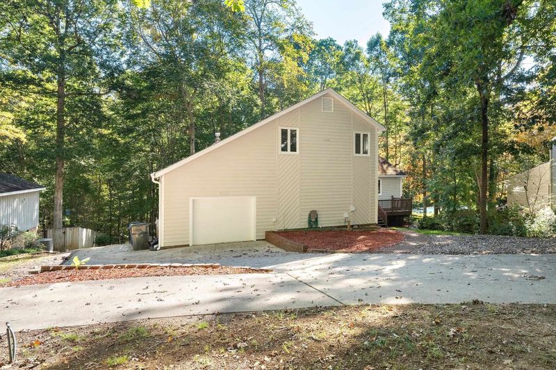 6304 Rushingbrook Dr, Raleigh, NC 27612