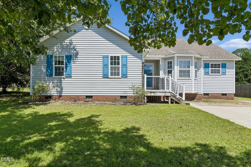 6304 Walnut Glen Dr, Willow Springs, NC 27592