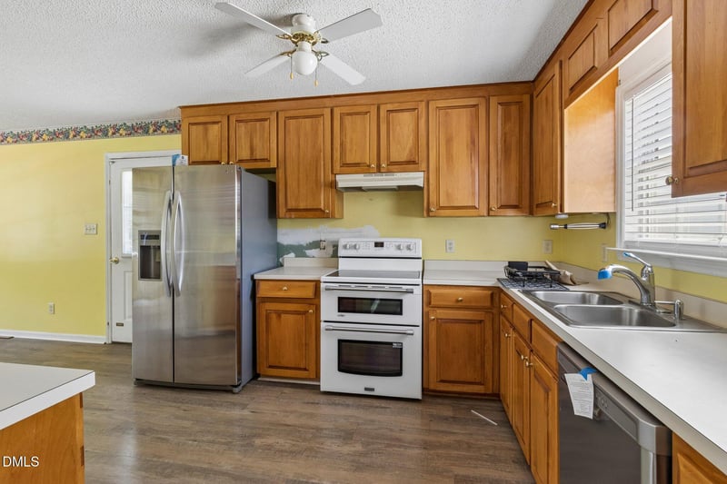 6304 Walnut Glen Dr, Willow Springs, NC 27592