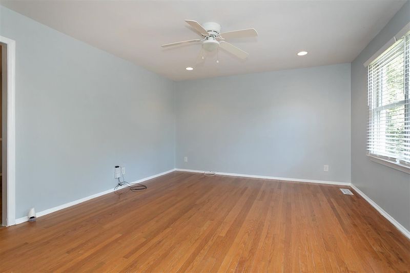 6305 Dixon Dr, Raleigh, NC 27609