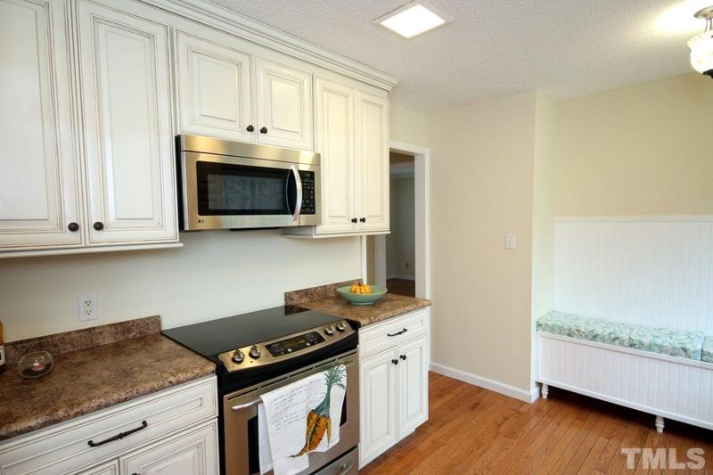 6309 Deerview Dr, Raleigh, NC 27606