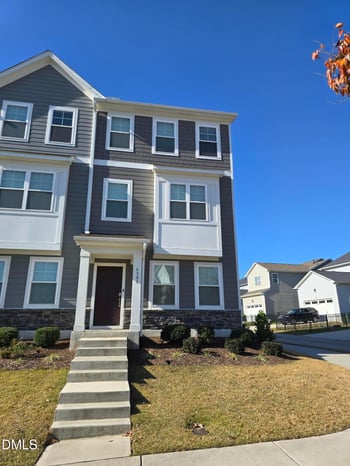 6309 Truxton Ln, Raleigh, NC 27616