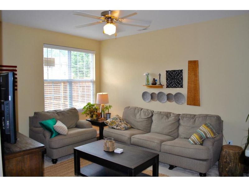 631 Oakfield Trl, Mebane, NC 27302