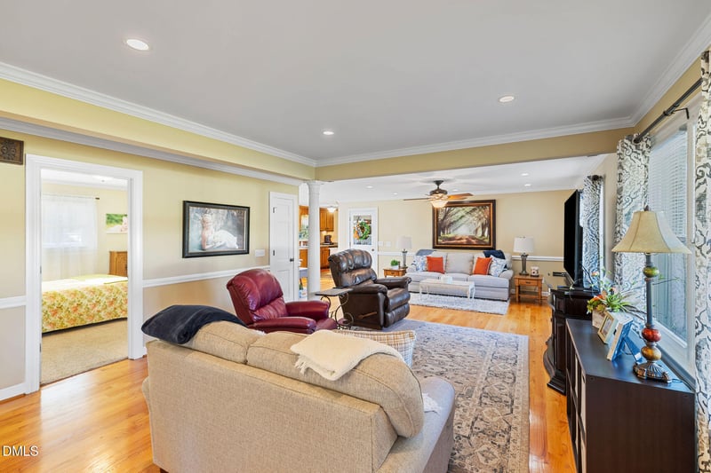 631 Sanders St, Four Oaks, NC 27524