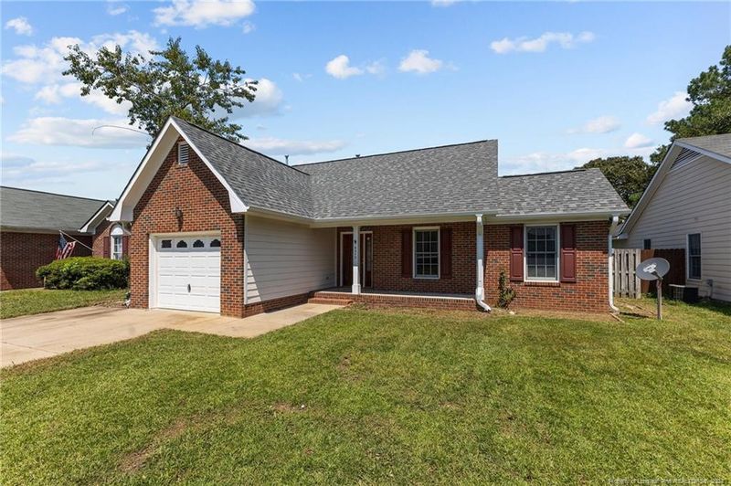 6310 Bent Tree Dr, Fayetteville, NC 28314