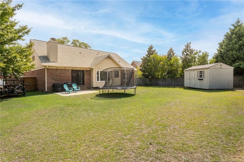 6318 Streeter Dr, Hope Mills, NC 28348