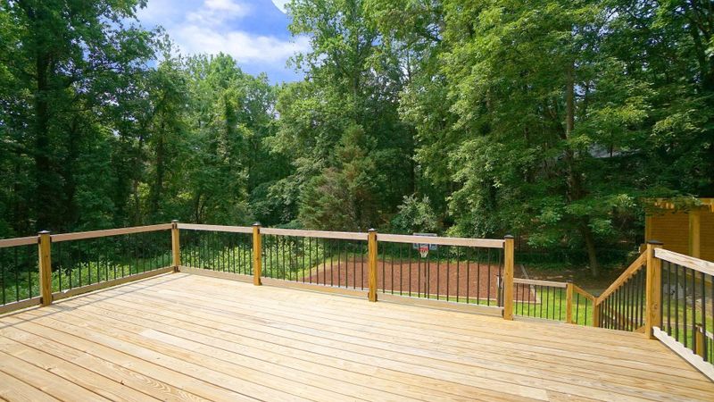 6319 Gainsborough Dr, Raleigh, NC 27612