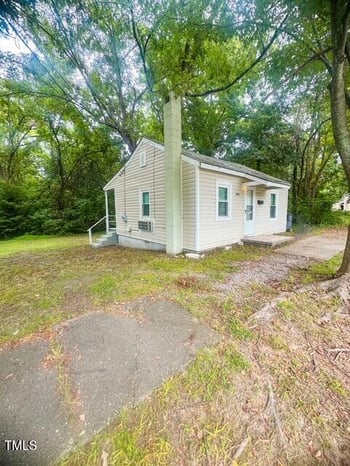 632 Breckenridge St, Henderson, NC 27536