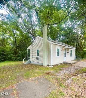 632 Breckenridge St, Henderson, NC 27536