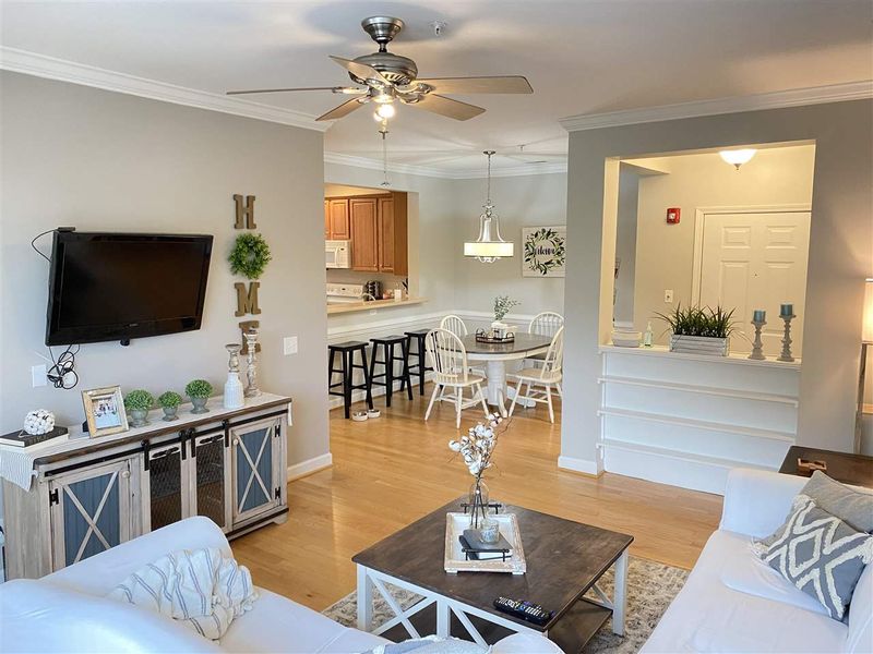 632 Eyam Hall Ln #632, Apex, NC 27502