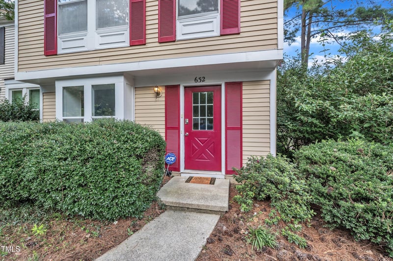 632 Middleton Ave, Cary, NC 27513