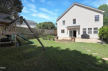 632 Steedmont Dr, Holly Springs, NC 27540