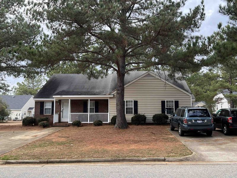 632 Westbrook Ln, Clayton, NC 27520