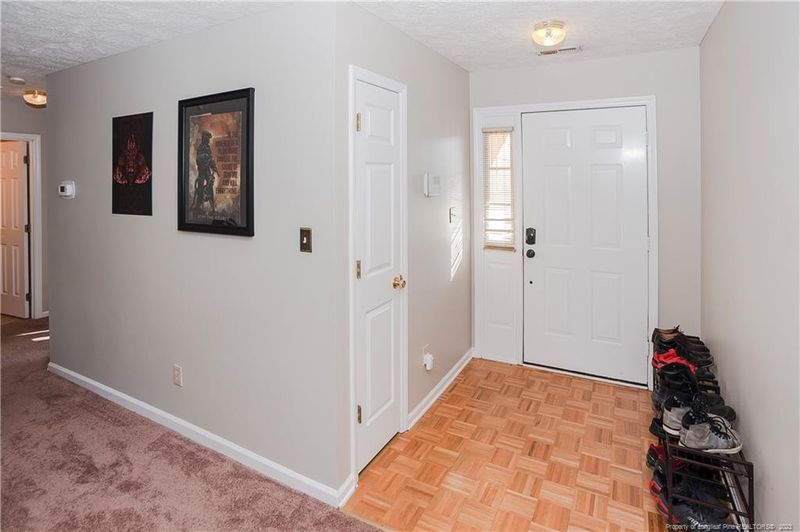 6322 Bent Tree Dr, Fayetteville, NC 28314