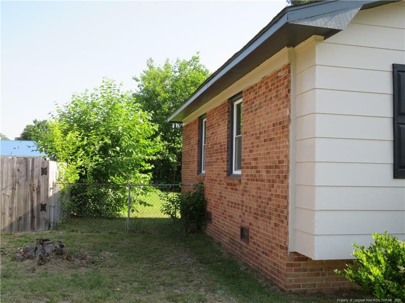 6324 Brussels Ct, Fayetteville, NC 28304
