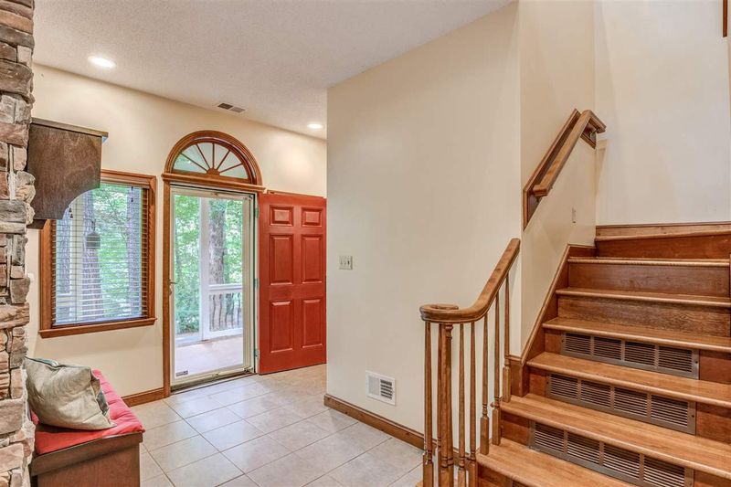 6324 Deerview Dr, Raleigh, NC 27606