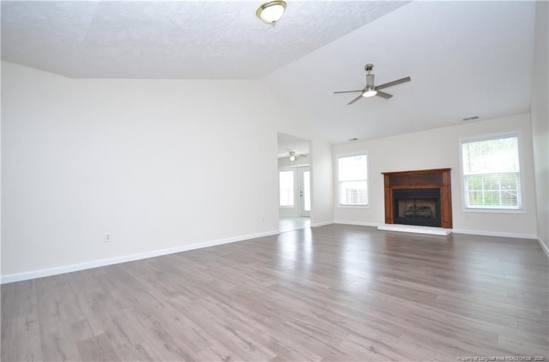 6329 Foxglenn Dr, Fayetteville, NC 28314