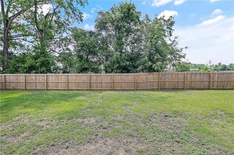 633 Amusement Dr, Hope Mills, NC 28348