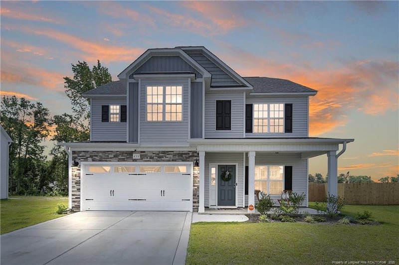 633 Amusement Dr, Hope Mills, NC 28348