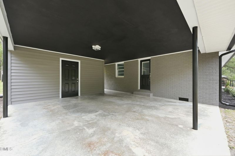 633 Atwater Rd, Burlington, NC 27217