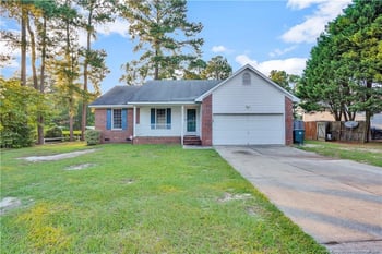 633 Law Rd, Fayetteville, NC 28311