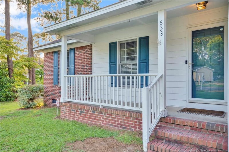 633 Law Rd, Fayetteville, NC 28311