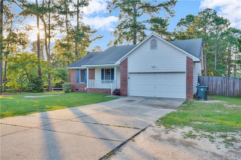 633 Law Rd, Fayetteville, NC 28311