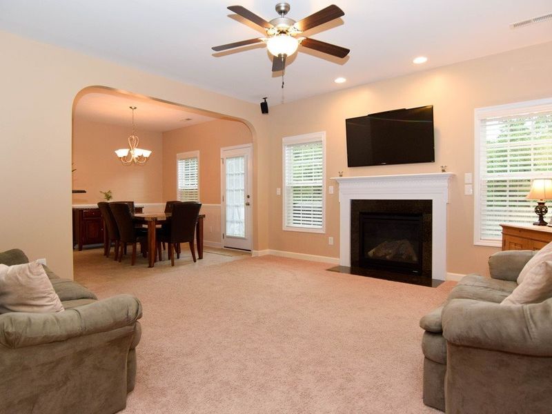 633 Mccarthy Dr, Clayton, NC 27527