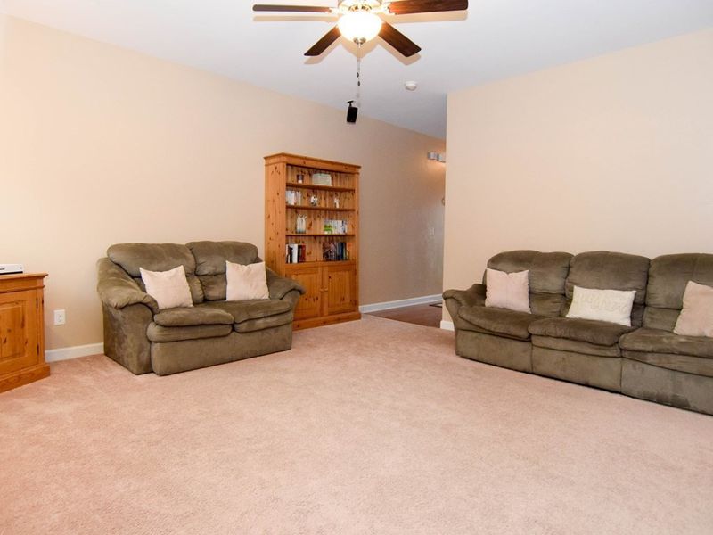 633 Mccarthy Dr, Clayton, NC 27527