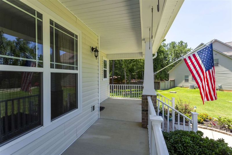633 Millstone Dr, Clayton, NC 27527