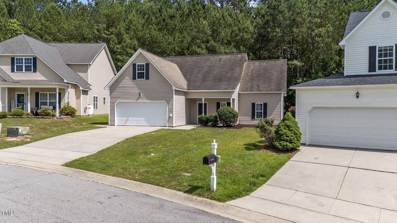 633 Prickly Pear Dr, Fuquay Varina, NC 27526