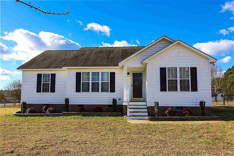 633 Rock Pillar Rd, Clayton, NC 27520