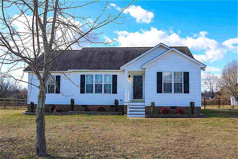 633 Rock Pillar Rd, Clayton, NC 27520