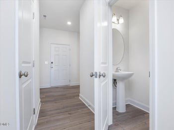 633 Sefton Park Dr, Zebulon, NC 27597