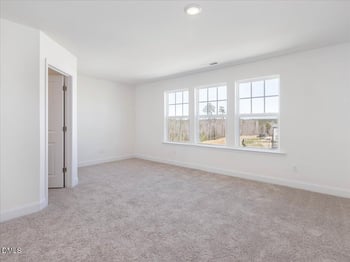 633 Sefton Park Dr, Zebulon, NC 27597