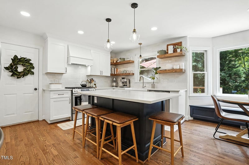 633 St Vincent Dr, Holly Springs, NC 27540