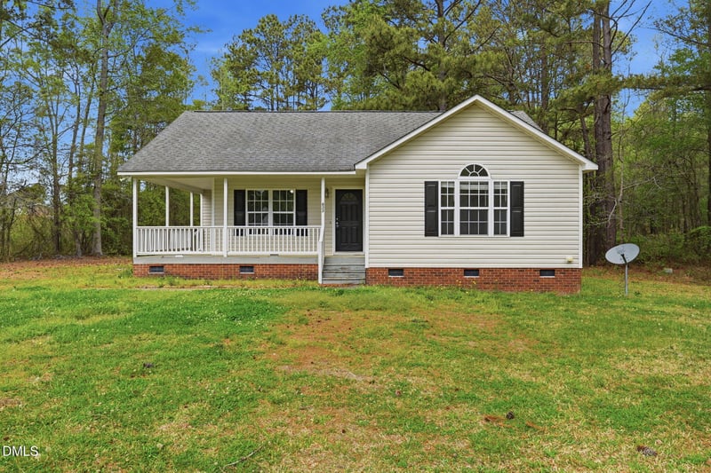 633 Sunray Dr, Clayton, NC 27520