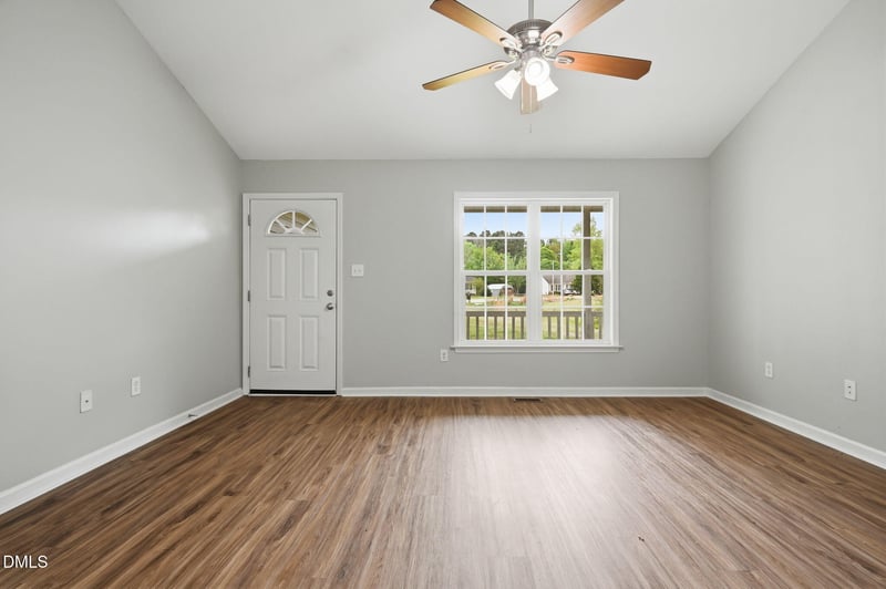 633 Sunray Dr, Clayton, NC 27520